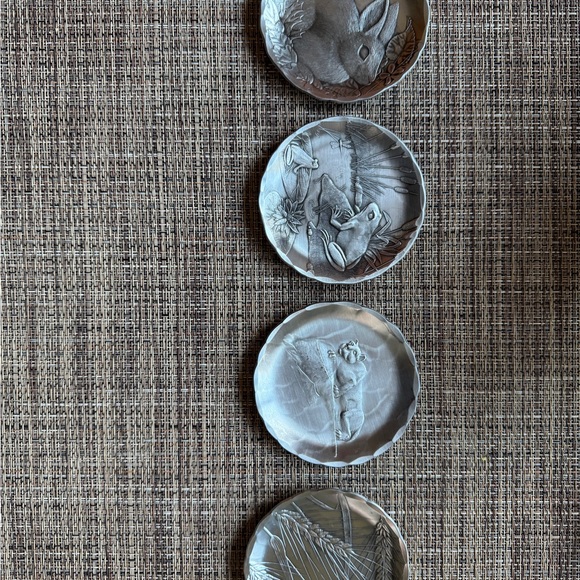 Set (4) of handcrafted forged aluminum coasters from Wendell August Forge, USA - Picture 2 of 7